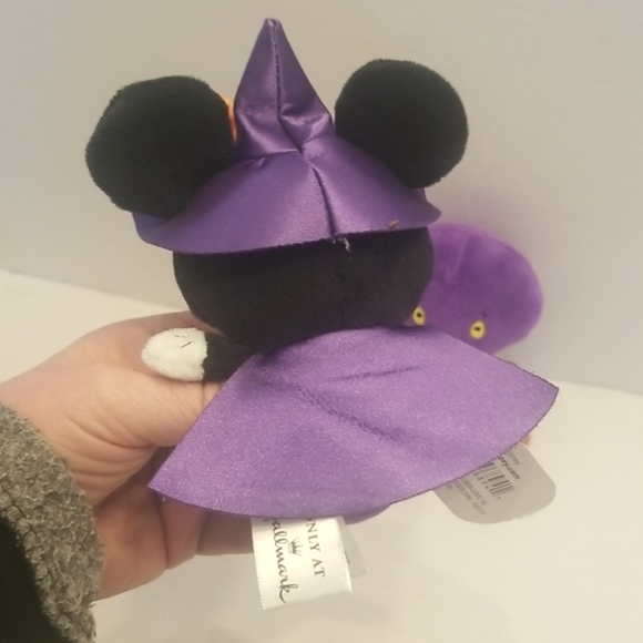 Hallmark Itty Bitty's Halloween Disney Minnie Mouse & Spider - Picture 4 of 10